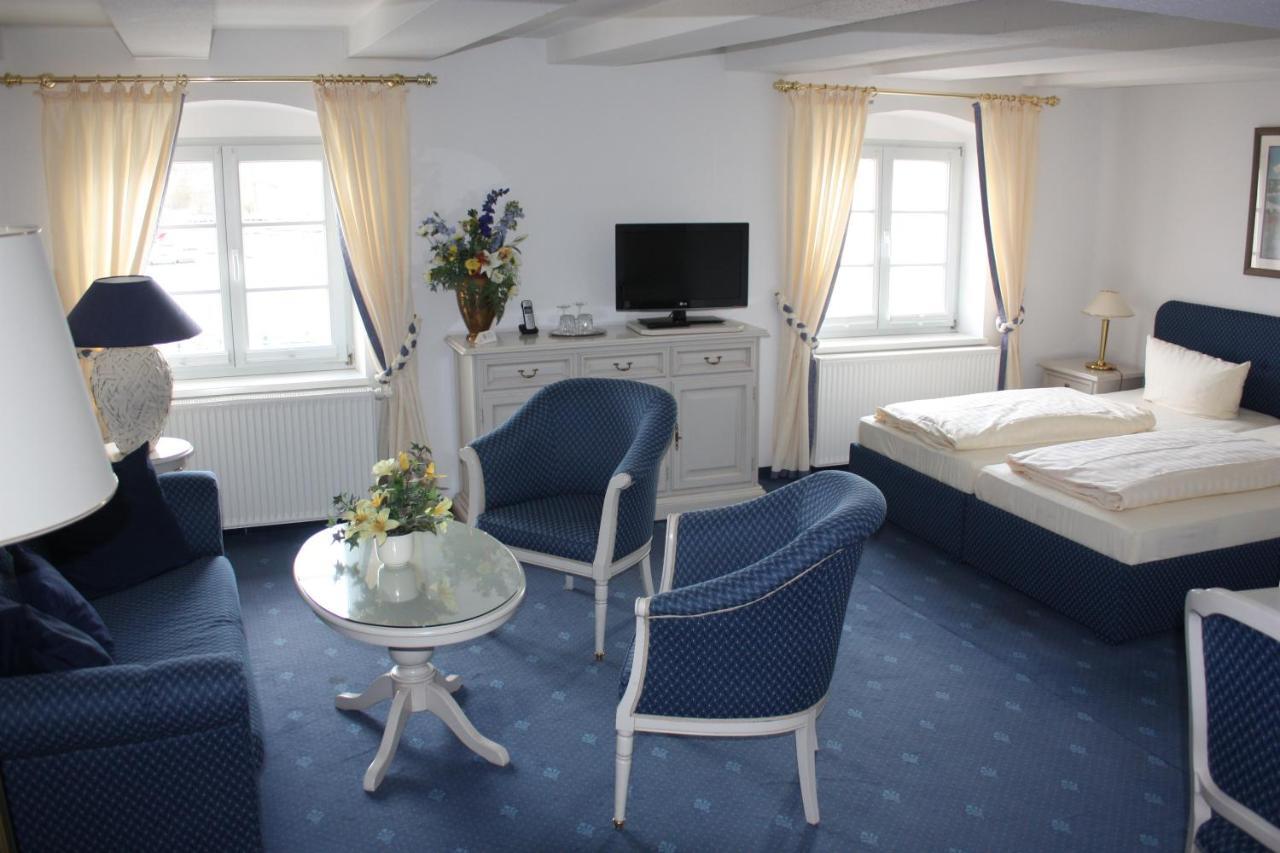 Hotel Am Yachthafen Waren  Habitación foto